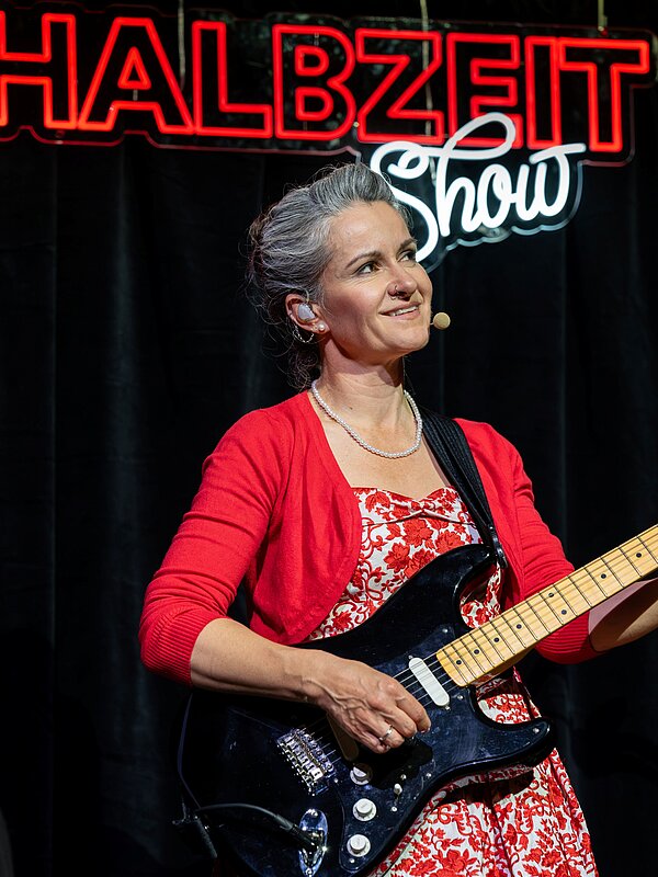 Frölein da Capo, Irene Brügger, Halbzeit Show
